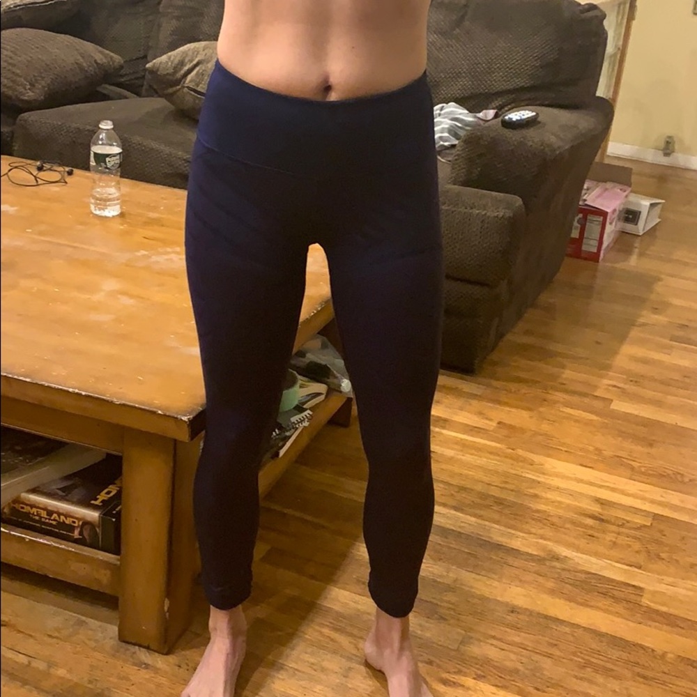 2 pack bundle of lululemon pattern crops SOLD - Picture 3 of 5